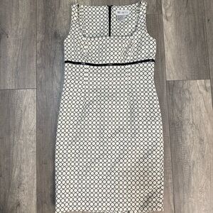 Worth Black and White Sleeveless Sheath Dress